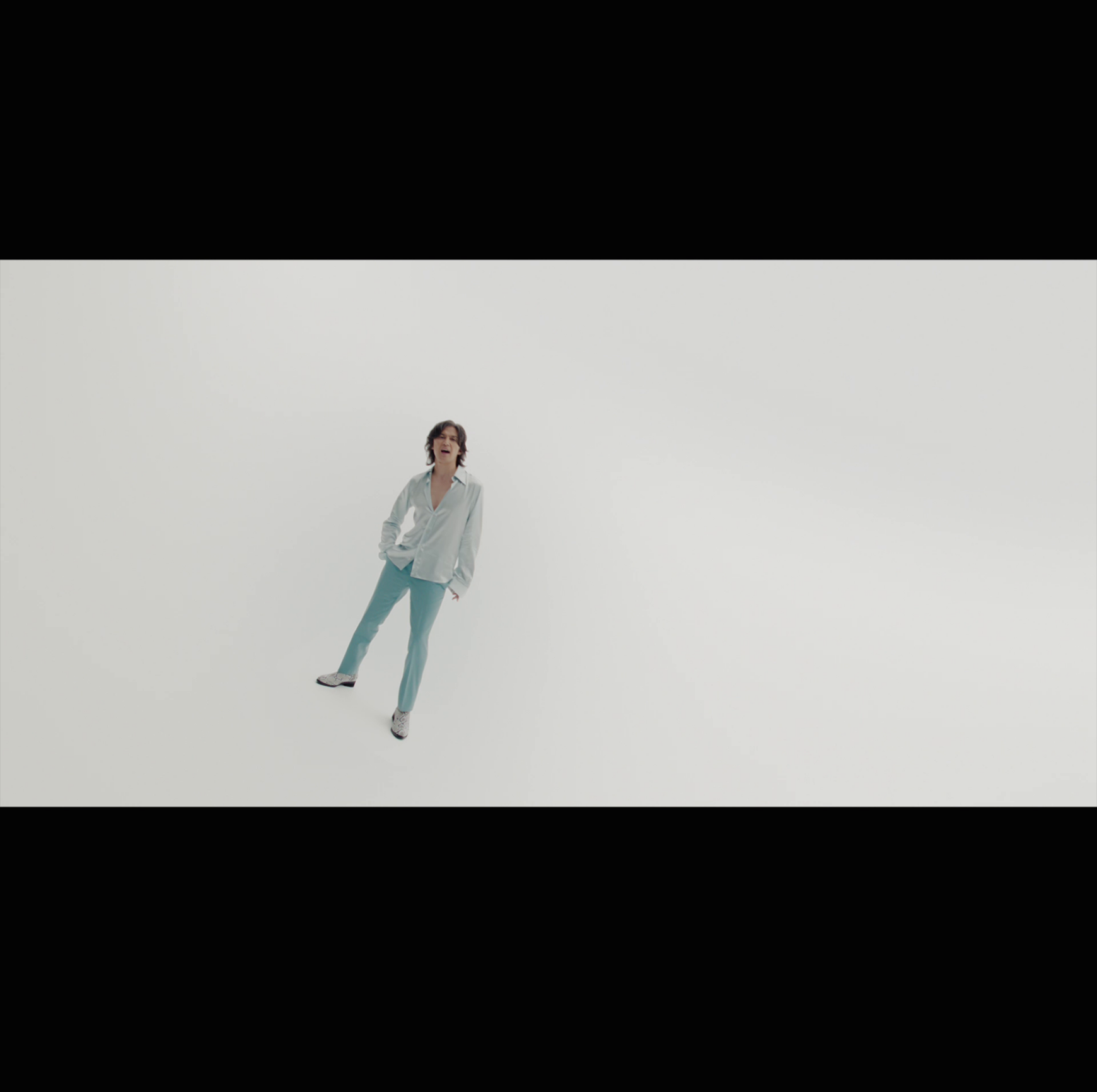 稲葉浩志NEW ALBUM「只者」収録「Chateau Blanc」ミュージックビデオ、他関連映像放映決定!