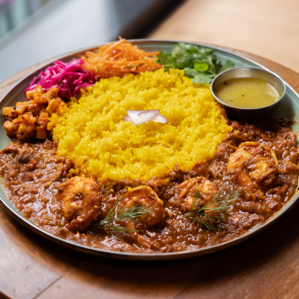 TipsyTiger香辛飯店「ごちそう海老の贅沢トマト咖喱」 フェンネル薫るトマト咖喱に、ごろっと贅沢海老。口一杯に広がる辛さと旨さ♪